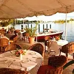 Pelican Bay Hotel 
